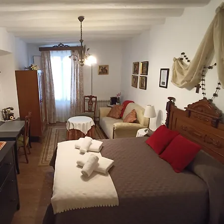 Pensjonat La Casona Urrea de Gaen